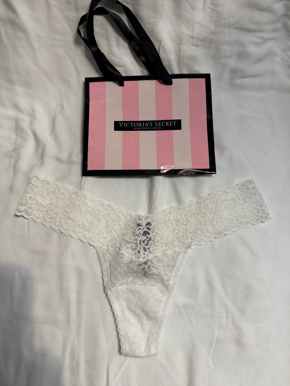 NWT Victoria’s Secret The Lacie Thong – White – One Size